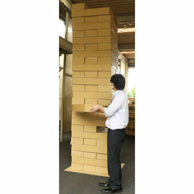 アースダンボール「ダンボールジェンガ」