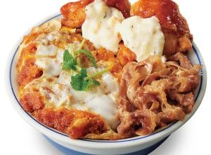 牛・豚・鶏のトリプルカツ丼 H（ヘビー）：890円（税込979円）