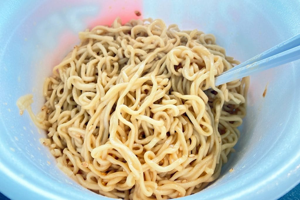 香味油で混ぜ合わせた後に、仕上げシーズニングを混ぜる