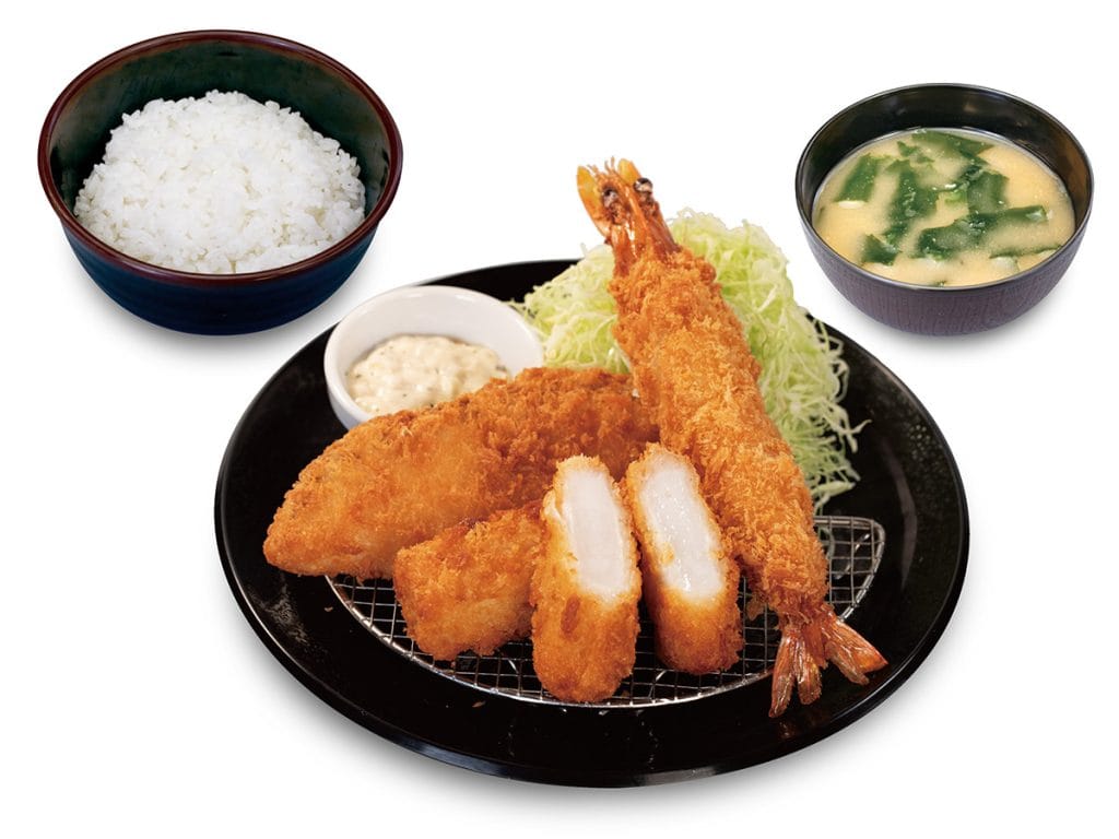 「海鮮盛り合わせ定食（イカ・白身・有頭大海老）」1390円（税込）